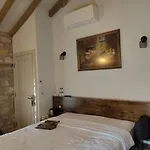 Eflin Haus Historical Place & Monument Hotell
