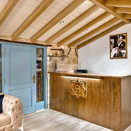 Eflin Haus Historical Place & Monument Hotel 3*